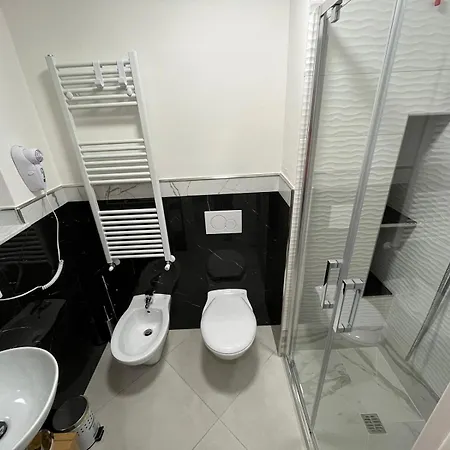 Konukevi Cherry La Spezia